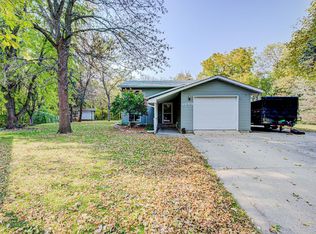 702 Vine Ct W, Montgomery, MN 56069