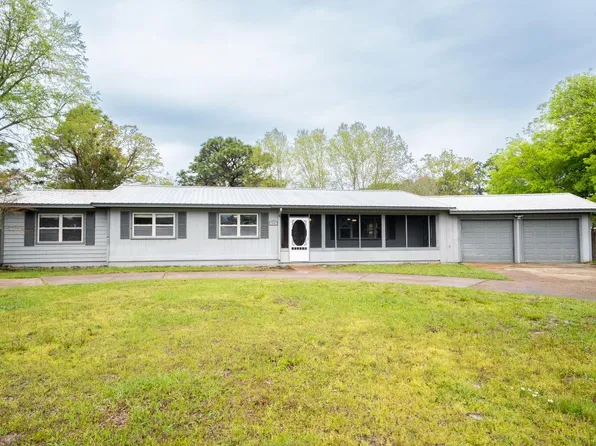 215 Michael Ave, Mary Esther, FL 32569