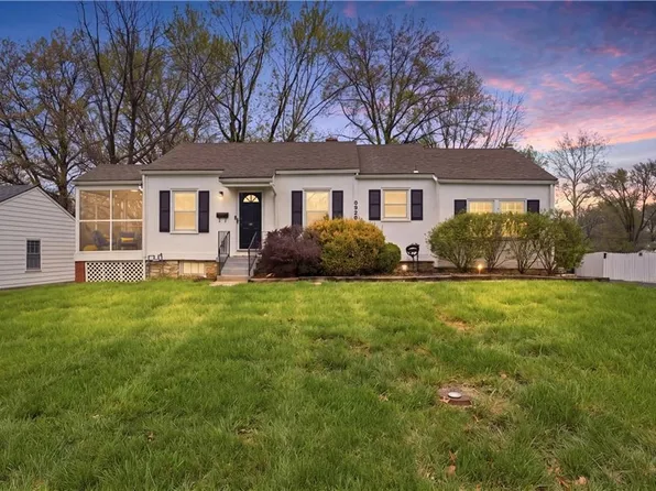 8920 Rose Ln, Raytown, MO 64133