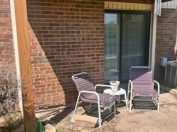 1642 Summer Run Dr Unit 12, Florissant, MO 63033