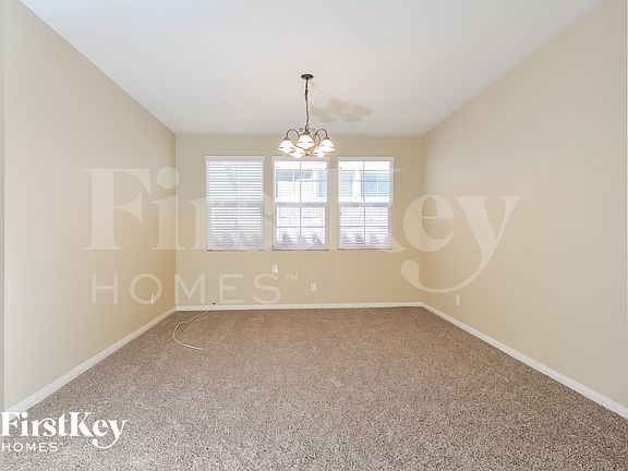 5th image of 10032 Silver Cliff St
