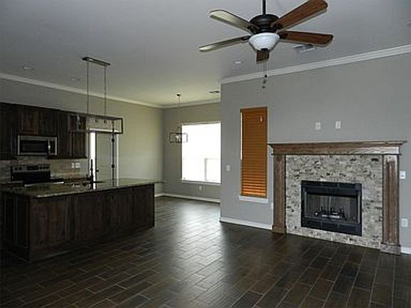 2nd image of 407 N Mountain Meadow Dr