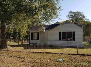 303 Hunter St, Arp, TX 75750