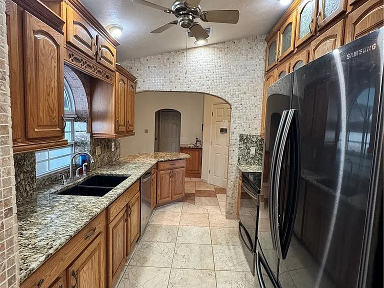 2408 Monza Dr — Photo 2