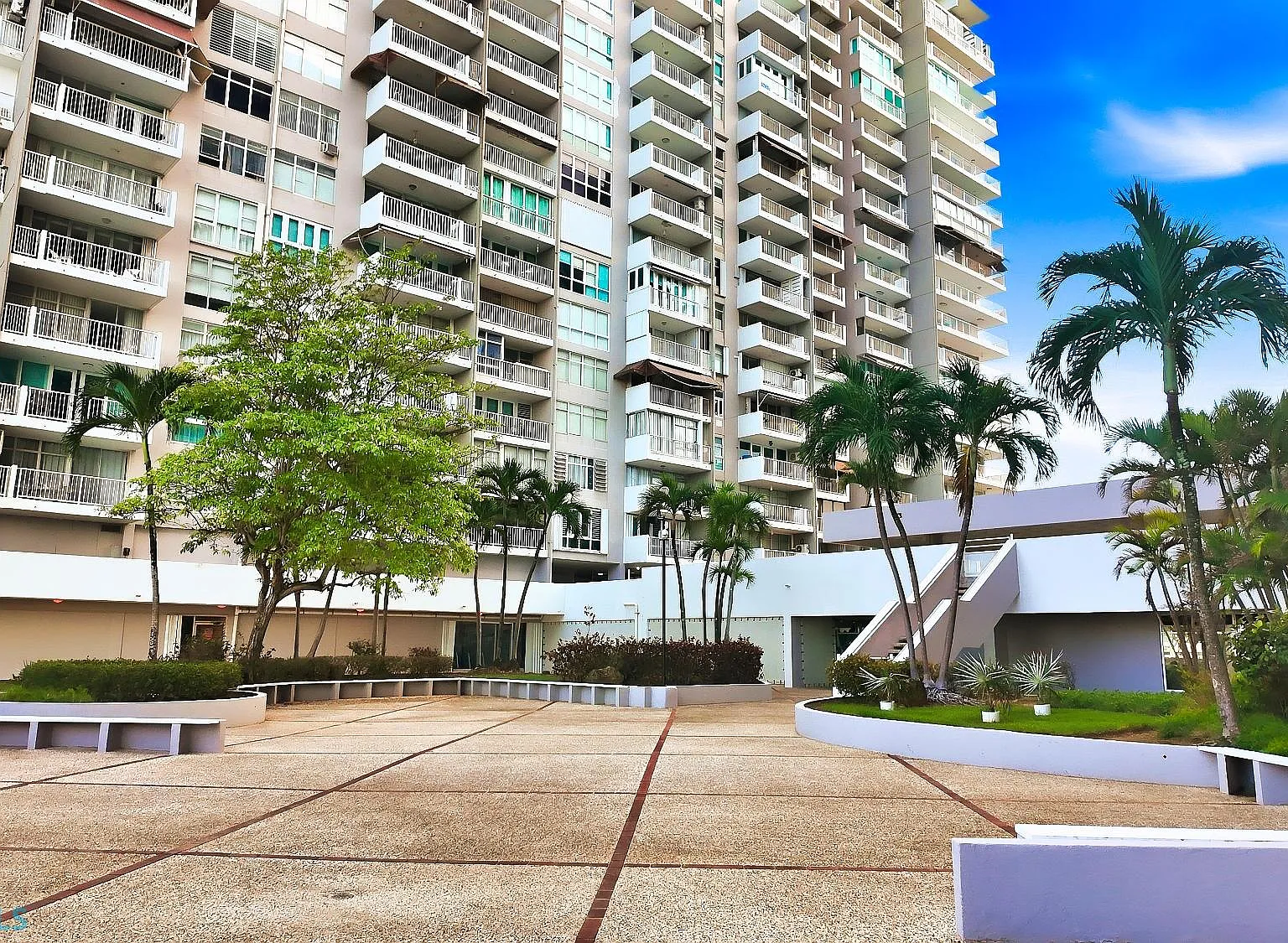 Coral Beach (Condominio) — Photo 1