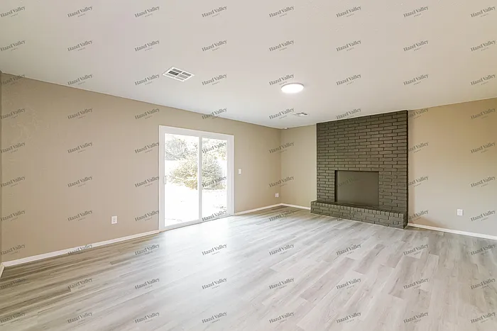 3 bed, 2.0 bath, 2062 sqft, $1,535 — Photo 3