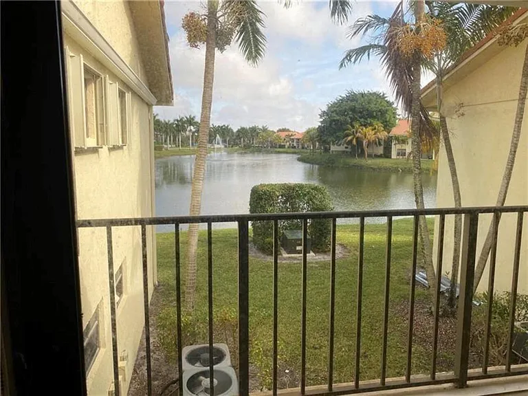 1455 Lake Crystal Dr #H — Photo 13