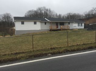 763 Hinton Rd, Shady Spring, WV 25918