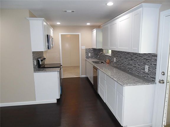 5th image of 4613 Madella St
