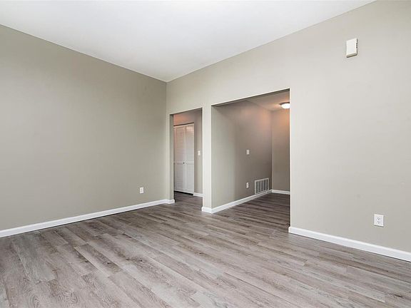 5th image of 424 Lake Ave #6