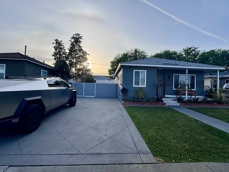 6049 Fidler Ave — Photo 1