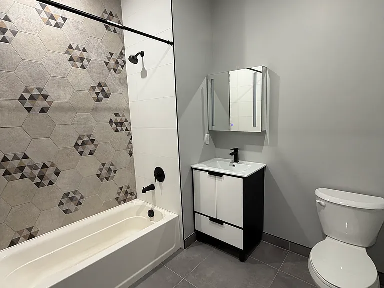 138 Mallory Ave #209 — Photo 9