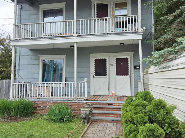 231 Franklin Street, Rumford, ME 04276