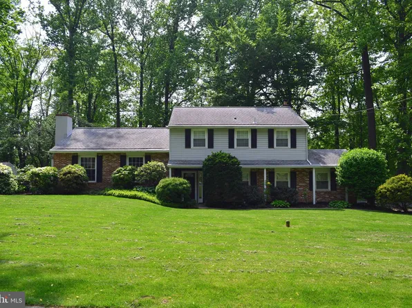 18 Northwood Dr, Downingtown, PA 19335