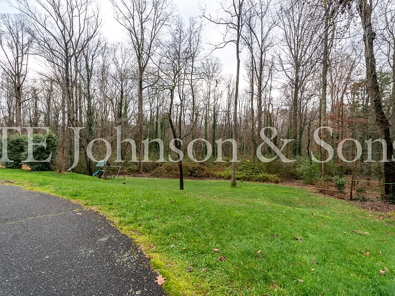 3520 Kirklees Rd — Photo 44