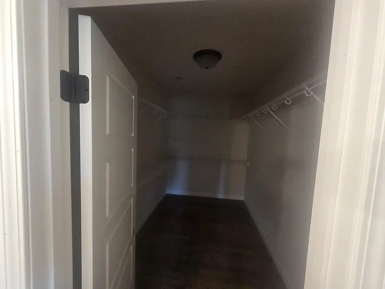 301 Andorah Dr — Photo 14