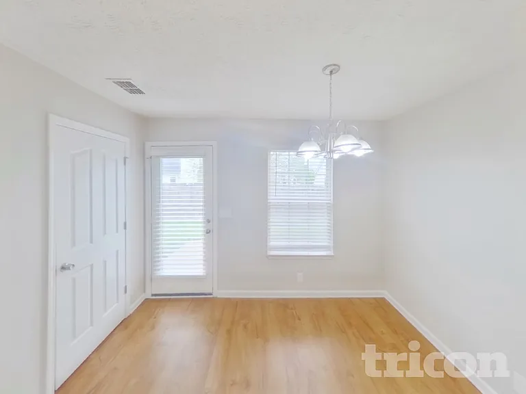 1258 Tiree Dr — Photo 3