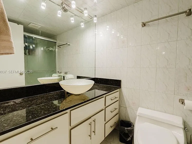 8000 Harding Ave #2B — Photo 6