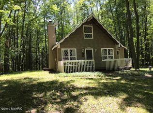12041 Victoria Dr, Stanwood, MI 49346