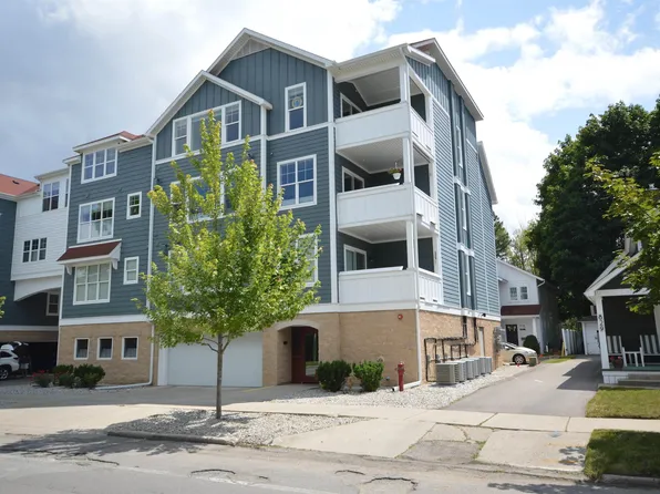 825 7th St #208, Traverse City, MI 49684