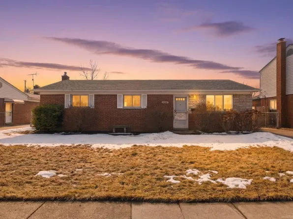 17548 Adolph St, Fraser, MI 48026