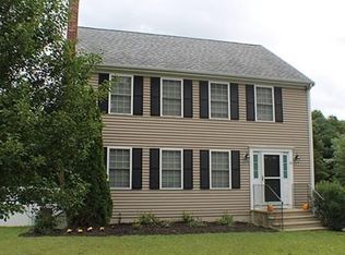 61 Wampum Dr, East Taunton, MA 02718