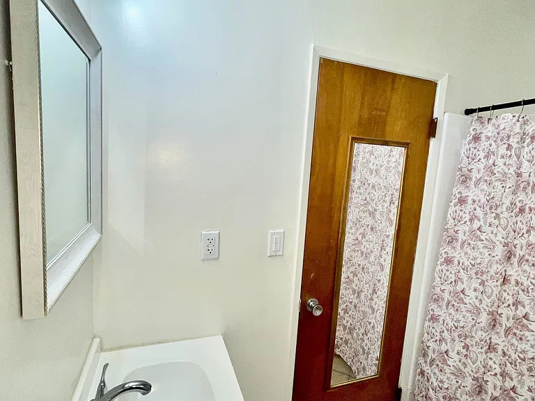 1226 Armacost Ave #2 — Photo 16