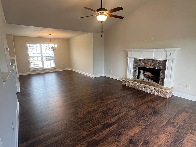 41 Colonial Ct — Photo 7