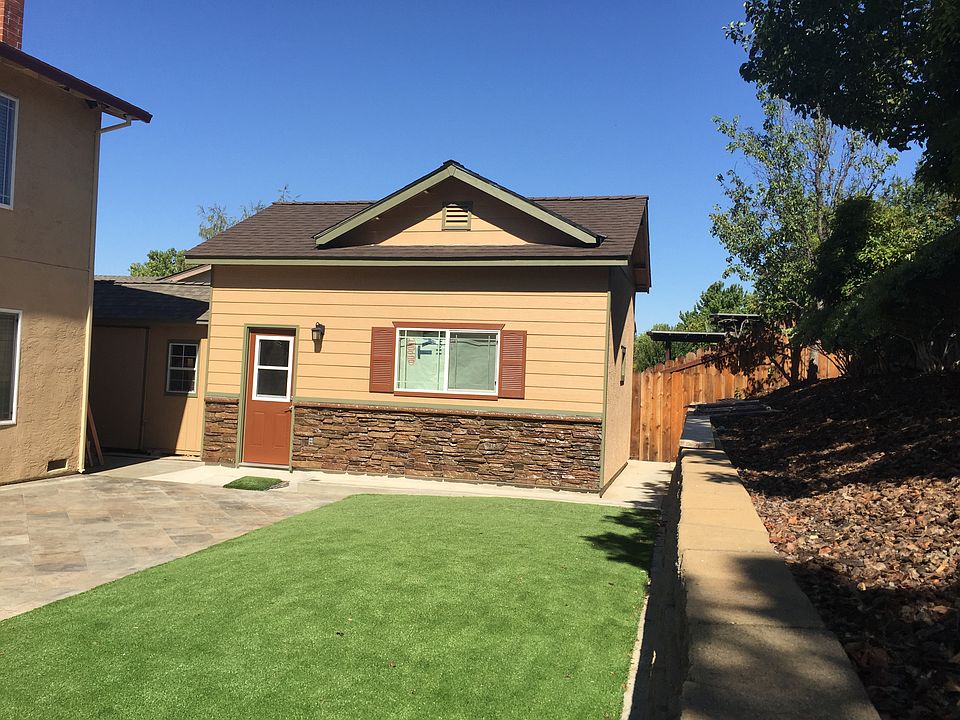 2nd image of 2034 Larchmont Cir