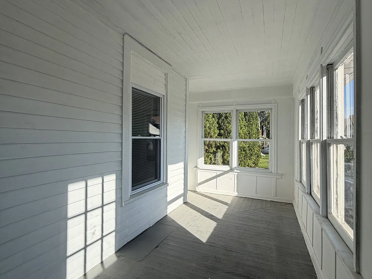 Fresh Updates & Cozy Fall Vibes in This 3-Bedroom Home! — Photo 2