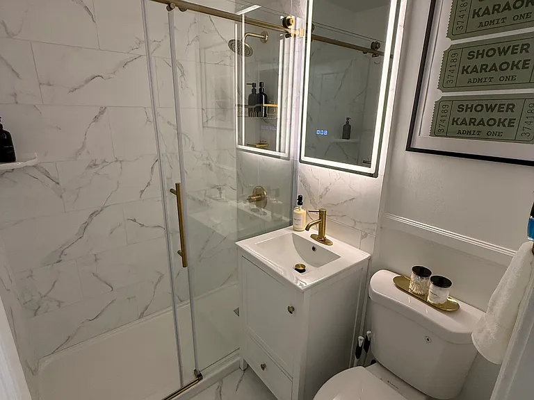 1211 W 45th St #3E — Photo 2