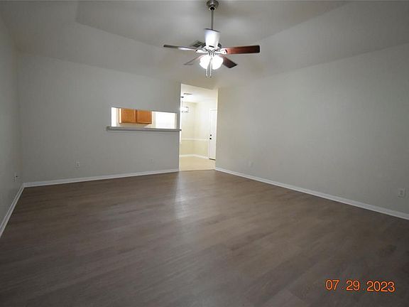 2nd image of 2612 33rd Ave N
