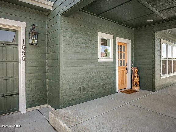 4th image of 1656 W Okanogan Ave