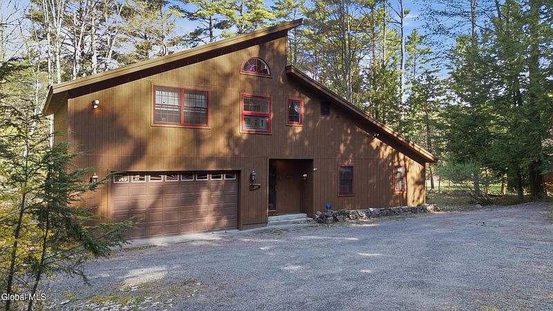 3rd image of 95 Delaney Drive