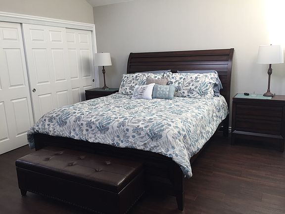 Master Bedr (King) 2 closets