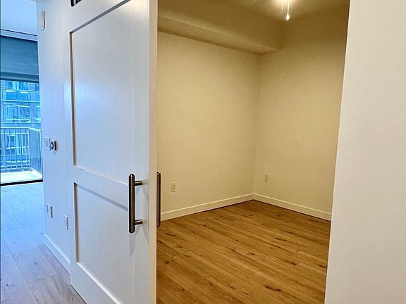4th image of 1212 Demonbreun St #1206