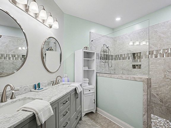 4th image of 6203 Catalina Dr. #915
