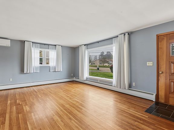 3rd image of 135 Overlook Dr