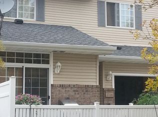 2716 Mallard Dr, Woodbury, MN 55125