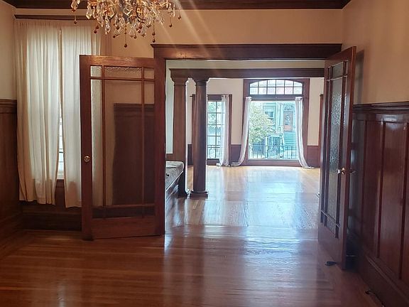 5th image of 372 Arguello Blvd
