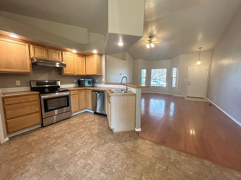 115 E Cassidy Dr — Photo 12