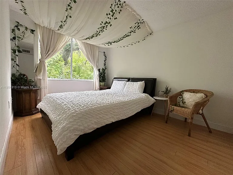 1720 NW North River Dr #305 — Photo 2