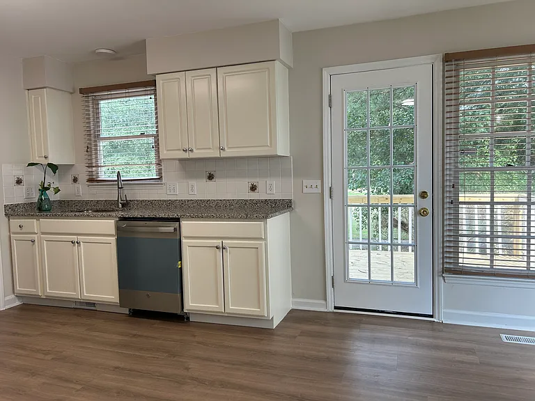 1912 Jupiter Hills Ct — Photo 10