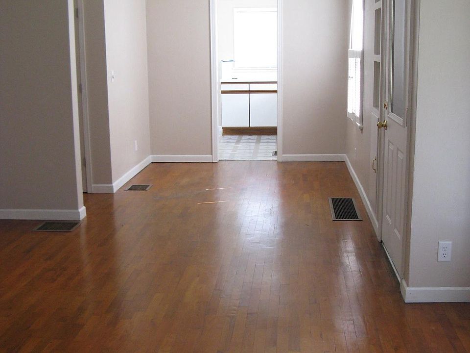 2nd image of 416 N Jay St