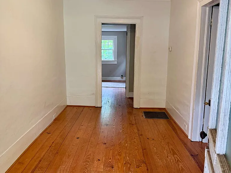 140 Park Ave — Photo 3