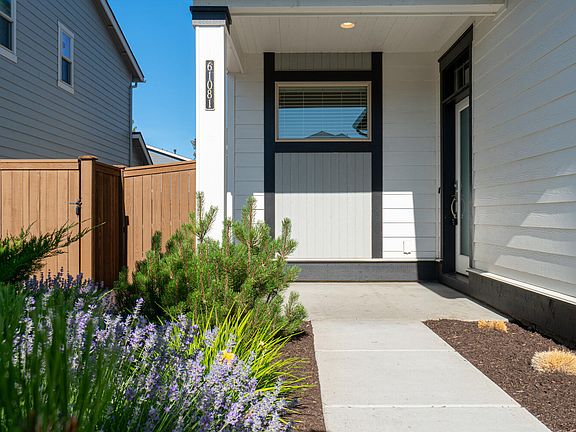3rd image of 61081 SE Sydney Harbor Dr