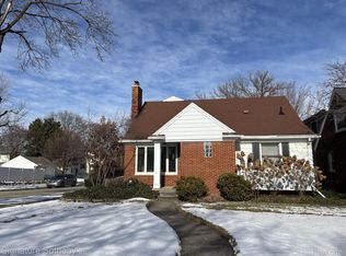 2601 Windemere Rd, Birmingham, MI 48009