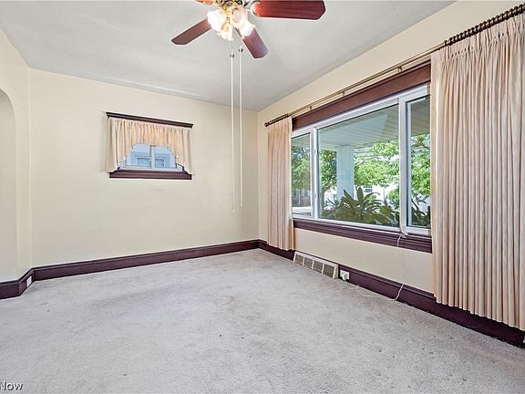 2nd image of 3921 Cypress Ave