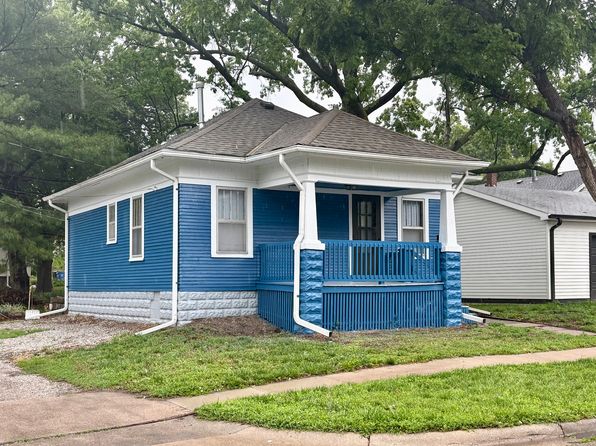 1230 Lake St