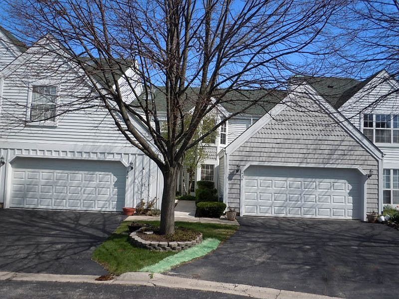1st image of 424 Hill Ct
